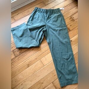 GAP Off-Duty Khaki Relaxed Pants – Sage Green (NWT)